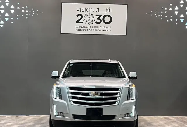 كاديلاك اسكاليد 2015 للبيع في الرياض — ممشى 190,000 كم