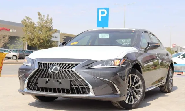 لكزس · اي اس STANDARD 2025 للتنازل في الرياض — ممشى 100,000 كم