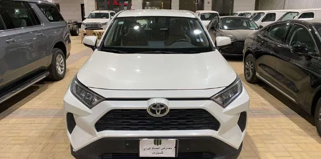 تويوتا · راف فور 2022 للبيع في الرياض