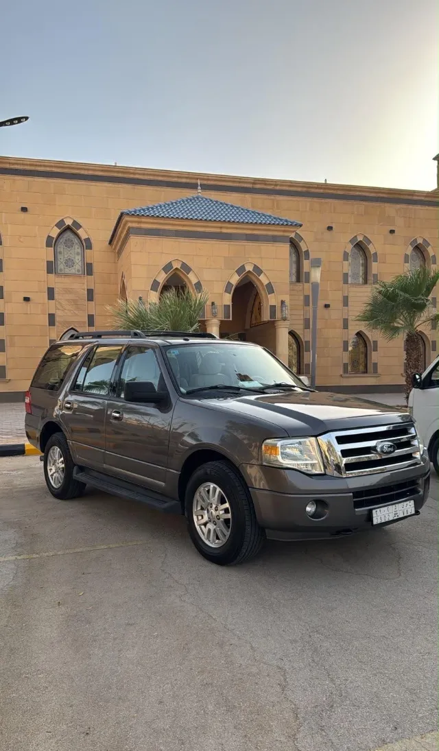 فورد · اكسبديشن 2014 للتنازل في الرياض — ممشى 118,000 كم