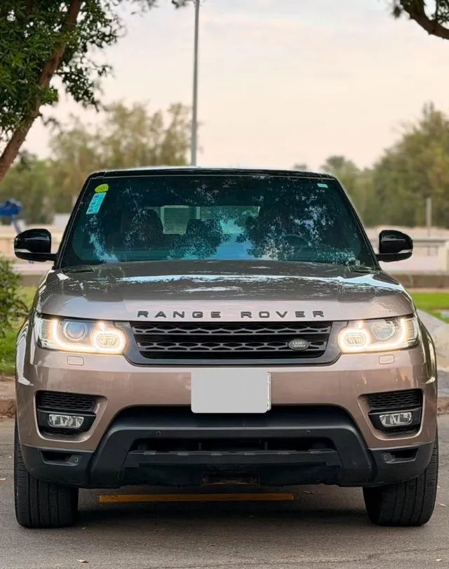 رينج روفر 2017 للبيع في جدة — ممشى 90,000 كم