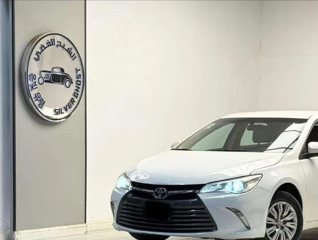 تويوتا · كامري 2017 للبيع في الرياض — ممشى 440,000 كم