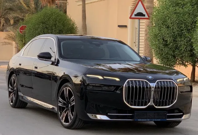 بي ام دبليو · الفئة السابعة 2024 للبيع في الرياض — ممشى 40,000 كم