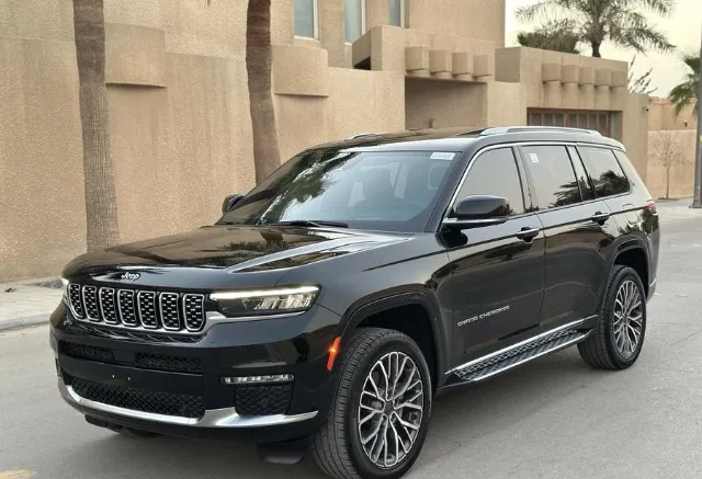 جيب · جراند شيروكي 2023 للبيع في الرياض — ممشى 4,000 كم