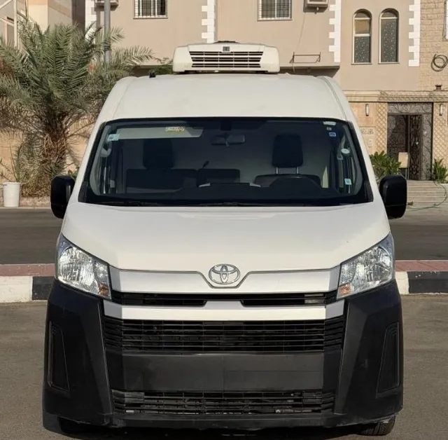 تويوتا · هايس 2021 للبيع في جدة — ممشى 323,000 كم
