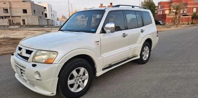 ميتسوبيشي · باجيرو 2005 للبيع في جدة — ممشى 195,000 كم