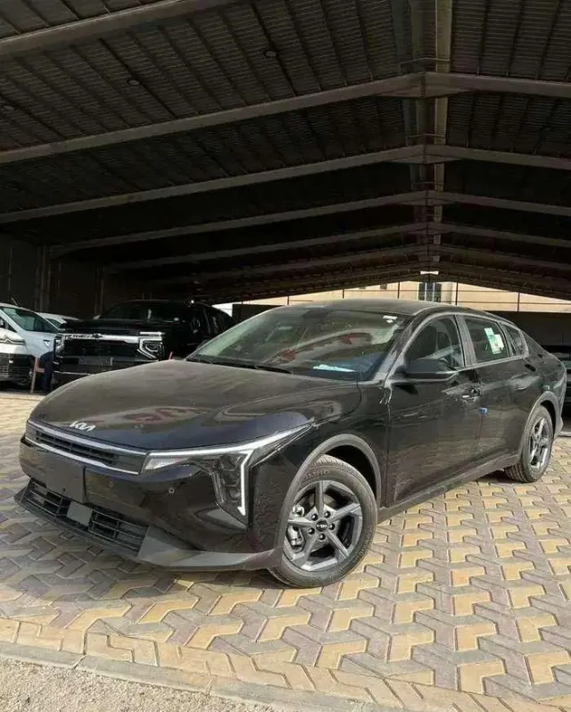 كيا · كي 4 STANDARD 2026 للبيع في الرياض