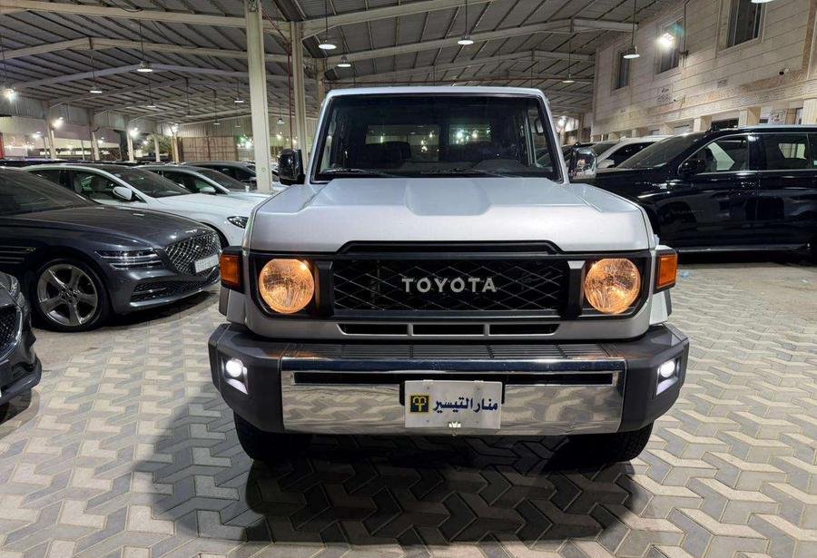 لاندكروزر جيب ربع VXR3DR موديل 2025