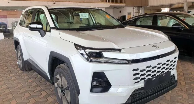تويوتا راف فور STANDARD 2026 للتنازل في الرياض