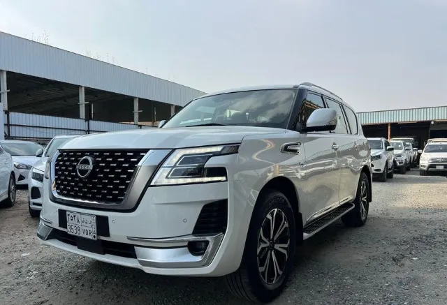 نيسان · باترول 2023 للبيع في أبها — ممشى 90,000 كم