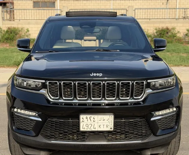جيب · شيروكي 2023 للبيع في جدة — ممشى 60,000 كم