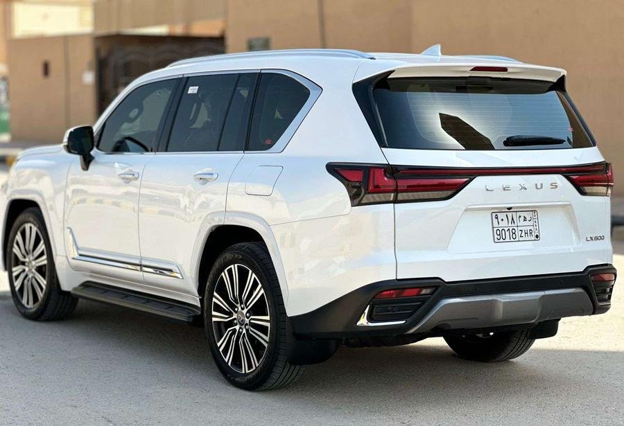 لكزس LX 600 BB موديل 2024 عداد 41 الف