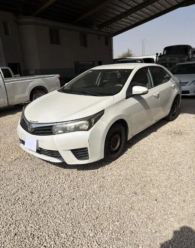 تويوتا · كورولا 2014 للبيع في الرياض — ممشى 343,000 كم