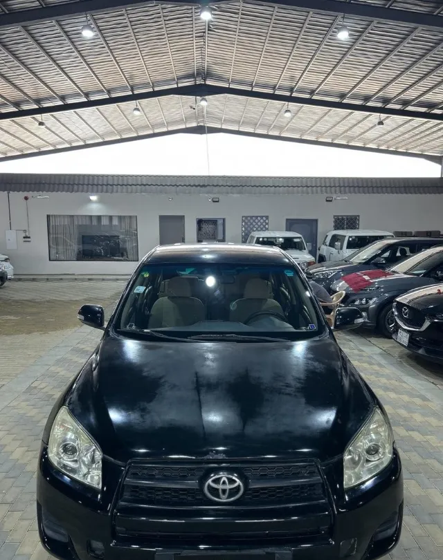 تويوتا · راف فور STANDARD 2012 للبيع في الرياض — ممشى 288,000 كم