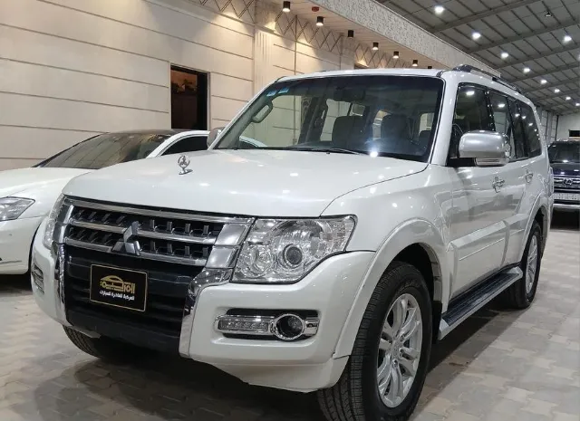 ميتسوبيشي · باجيرو 2015 للبيع في الرياض — ممشى 225,000 كم