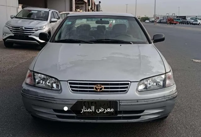 تويوتا كامري STANDARD 2002 للبيع في جدة — ممشى 300,000 كم
