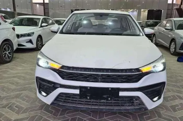 ام جي 5 2025 للبيع في الرياض — ممشى 6 كم