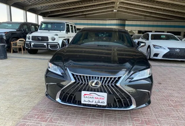 لكزس · اي اس 350 2025 للبيع في الرياض — ممشى 17,000 كم