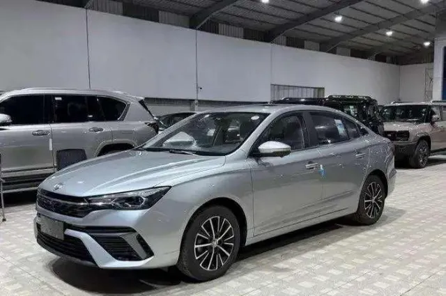 ام جي 5 2025 للبيع في الرياض