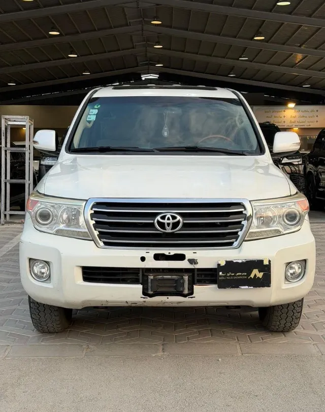 تويوتا · لاندكروزر 2013 للبيع في الرياض — ممشى 468,000 كم