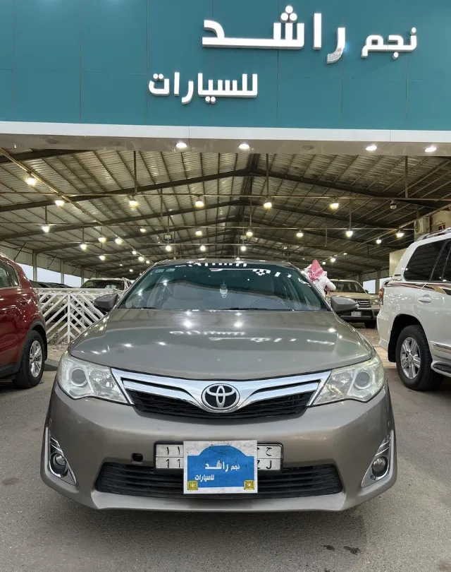 تويوتا كامري 2015 للبيع في حفر الباطن — ممشى 451,000 كم