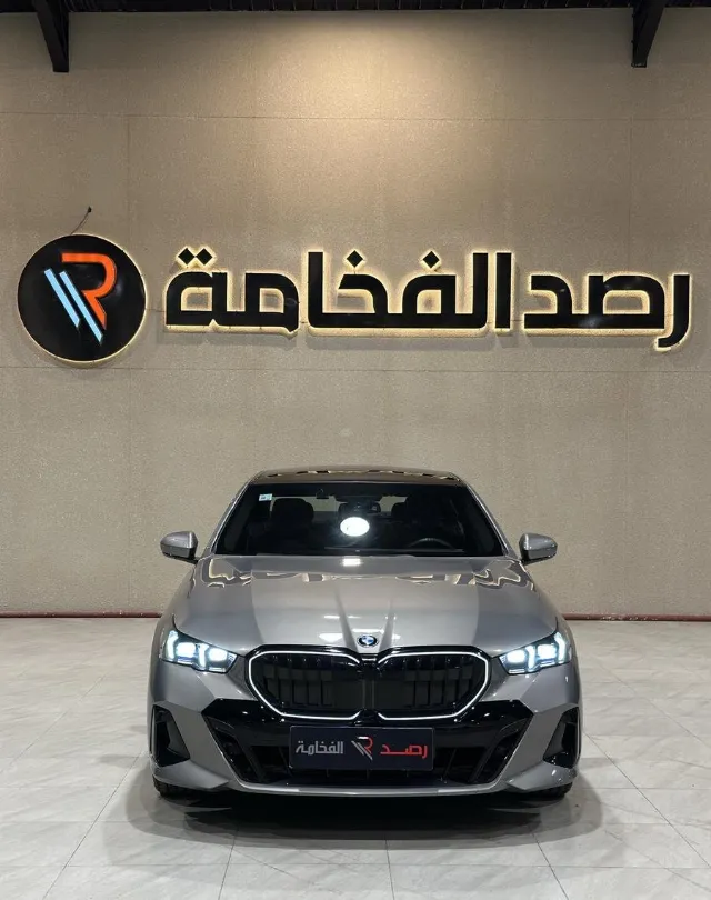 بي ام دبليو الفئة الخامسة 2025 للبيع في بريدة — ممشى 12,000 كم