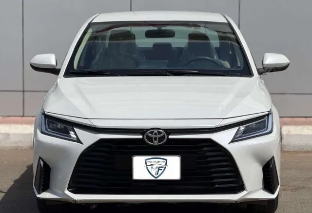تويوتا · يارس STANDARD 2023 عرض سابق في جدة — ممشى 120,000 كم