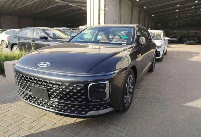 هيونداي · ازيرا 2026 للبيع في الرياض — ممشى 0 كم