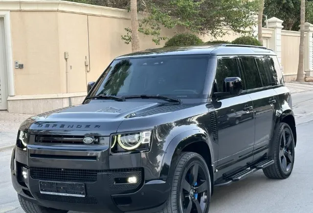 لاند روفر ديفندر 2023 للبيع في الرياض — ممشى 66,000 كم