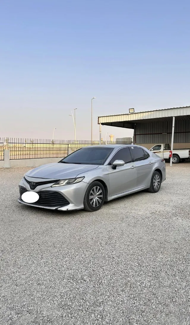 تويوتا · كامري STANDARD 2018 للبيع في الرياض — ممشى 418,000 كم