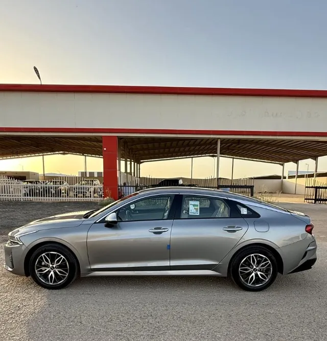 كيا · كي 5 STANDARD 2023 للبيع في بريدة — ممشى 83,000 كم