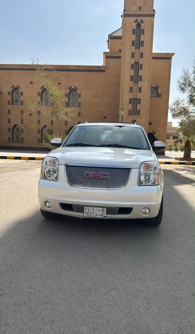 جمس · يوكن 2011 للبيع في الرياض — ممشى 160,000 كم