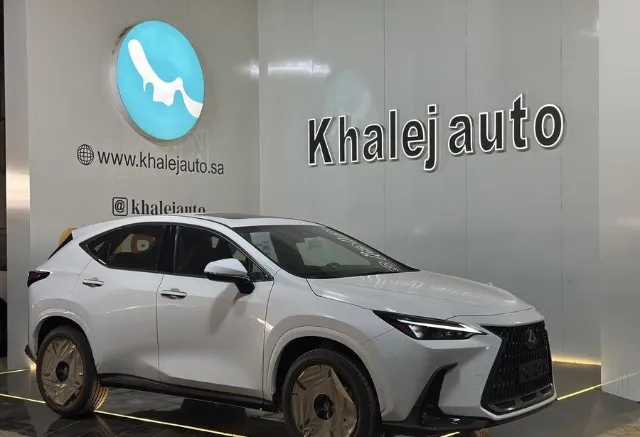 لكزس · ان اكس 2026 عرض سابق في جدة — ممشى 20 كم