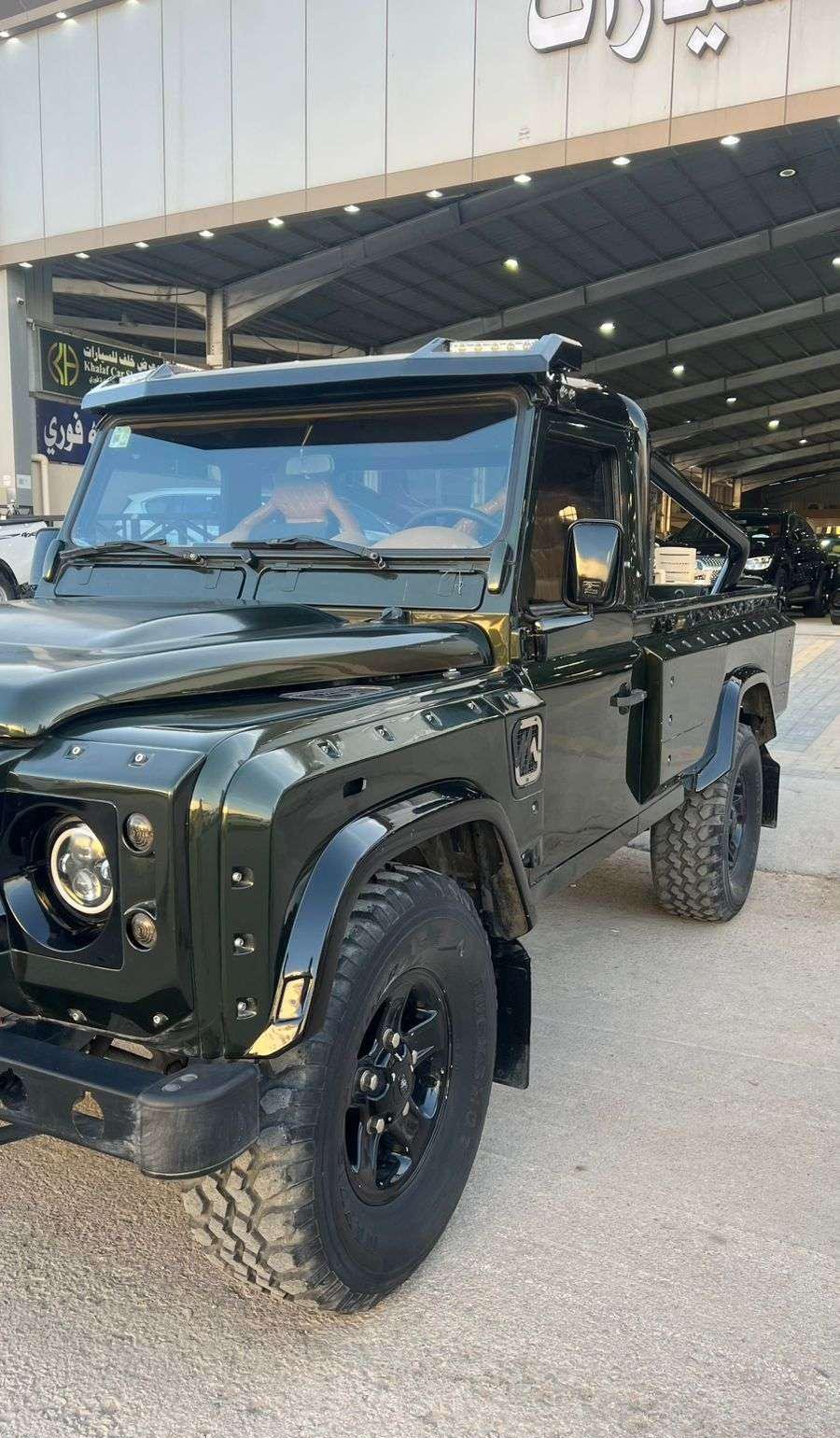 ديفندر ديزل 110 موديل 2000-معرض خلف للسيارات