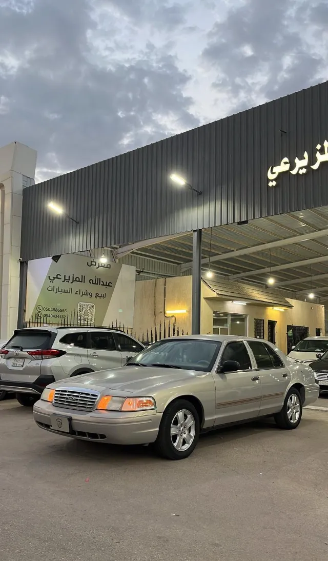 فورد · كراون فكتوريا 2010 للبيع في بريدة — ممشى 434,000 كم