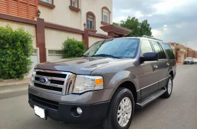 فورد · اكسبديشن STANDARD 2013 للبيع في جدة — ممشى 205,000 كم