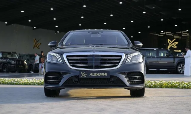 شركة البريمي لسيارات مرسيدس S560