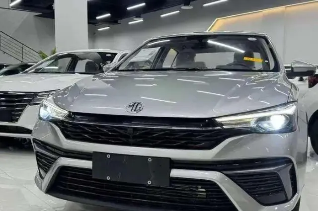 ام جي 5 2025 للبيع في جدة — ممشى 200,000 كم