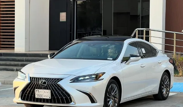 لكزس · اي اس 350 2024 للبيع في الرياض — ممشى 37,000 كم