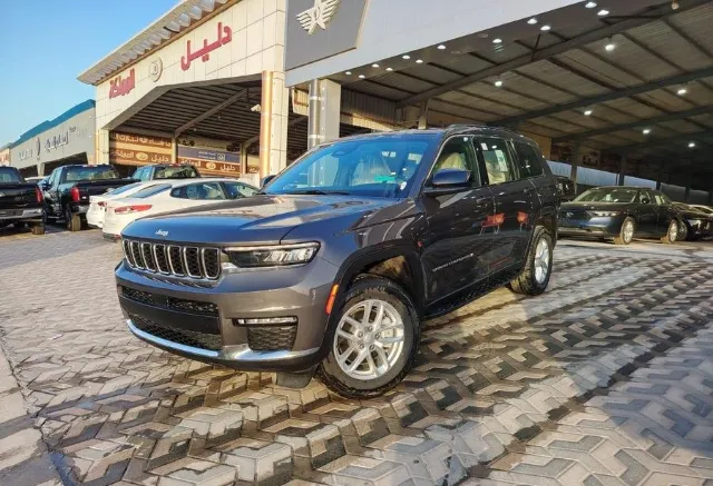 جيب · جراند شيروكي 2025 للبيع في الدمام — ممشى 1 كم