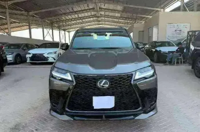 لكزس · ال اكس 600 2024 للبيع في الرياض — ممشى 5,000 كم