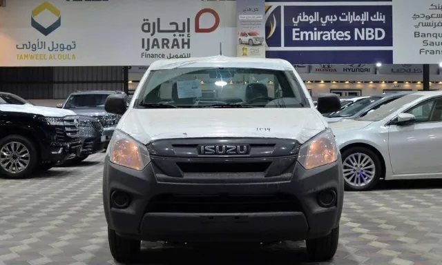 ايسوزو · دي ماكس STANDARD 2025 للبيع في الدمام — ممشى 1 كم