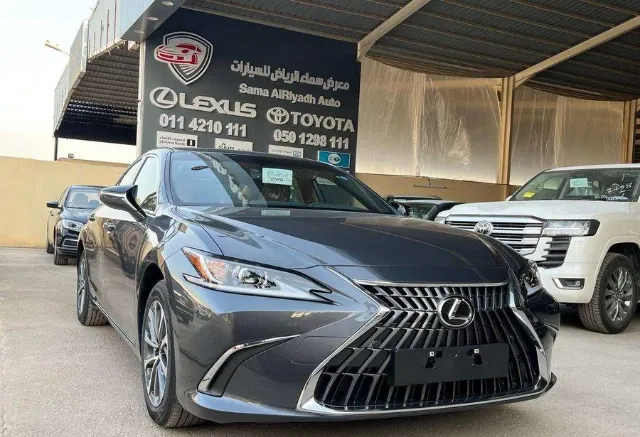 لكزس اي اس 2025 للبيع في الرياض