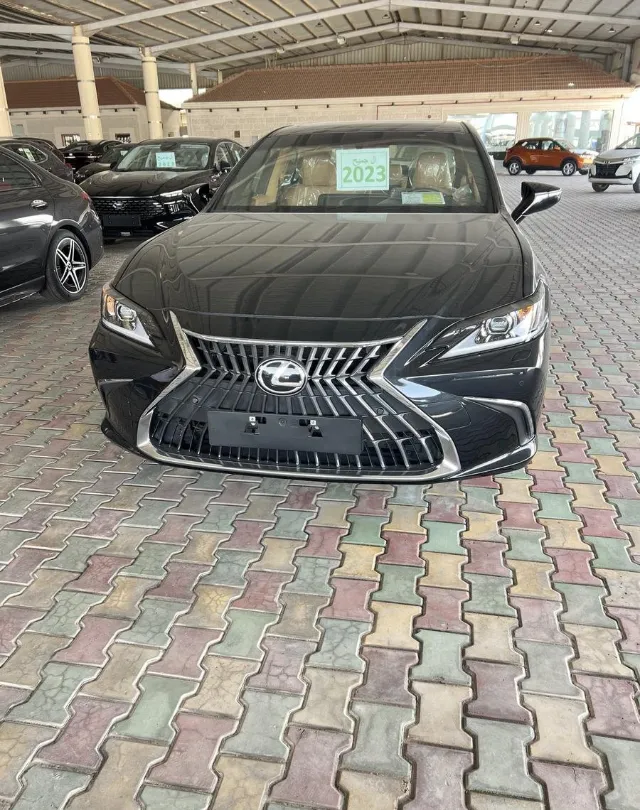 لكزس · اي اس 350 2023 للبيع في الرياض