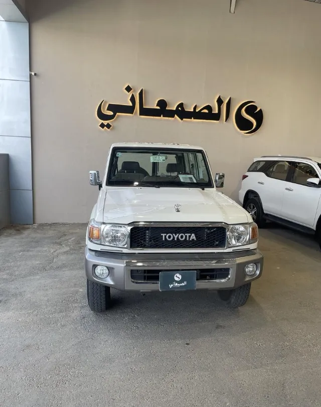 تويوتا · لاندكروزر 70 2021 للبيع في بريدة — ممشى 36,000 كم