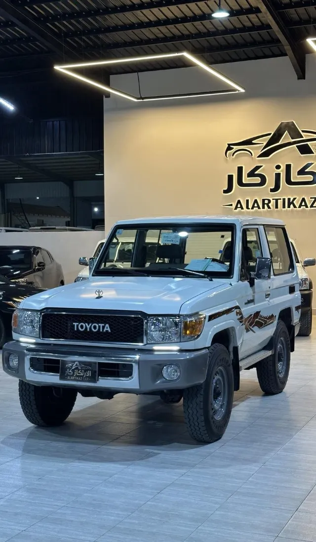 تويوتا · لاندكروزر 70 STANDARD 2023 للبيع في بريدة — ممشى 138,000 كم