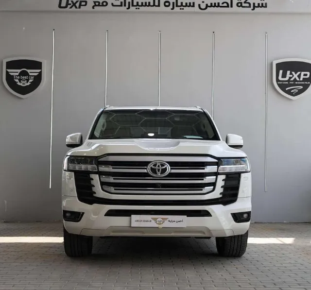 تويوتا لاندكروزر 2025 للبيع في الرياض — ممشى 18,000 كم