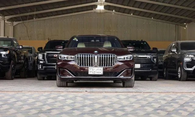 بي ام دبليو الفئة السابعة 2020 للبيع في الرياض — ممشى 68,000 كم