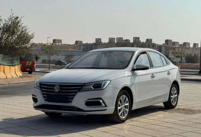 ام جي 5 STANDARD 2025 للبيع في الرياض