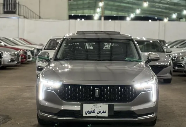بستون بي 70 2024 للبيع في جدة — ممشى 100,000 كم